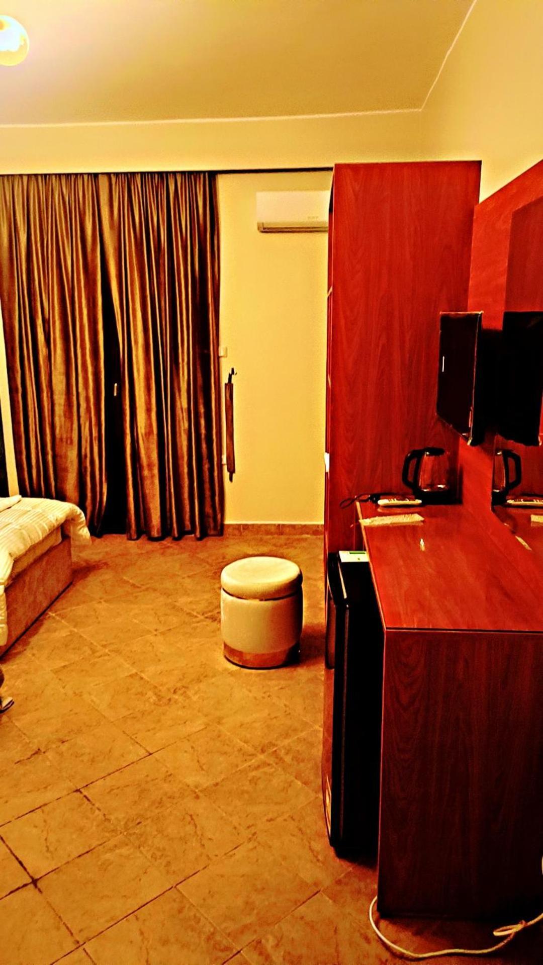 Solima Pyramids Inn Kafrat al Jabal Exterior photo