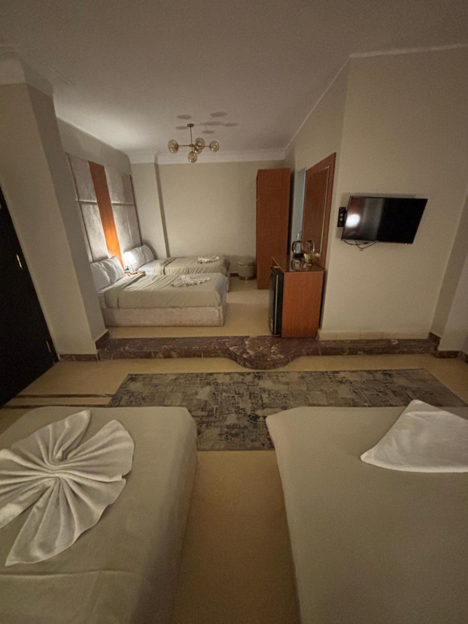 Solima Pyramids Inn Kafrat al Jabal Exterior photo