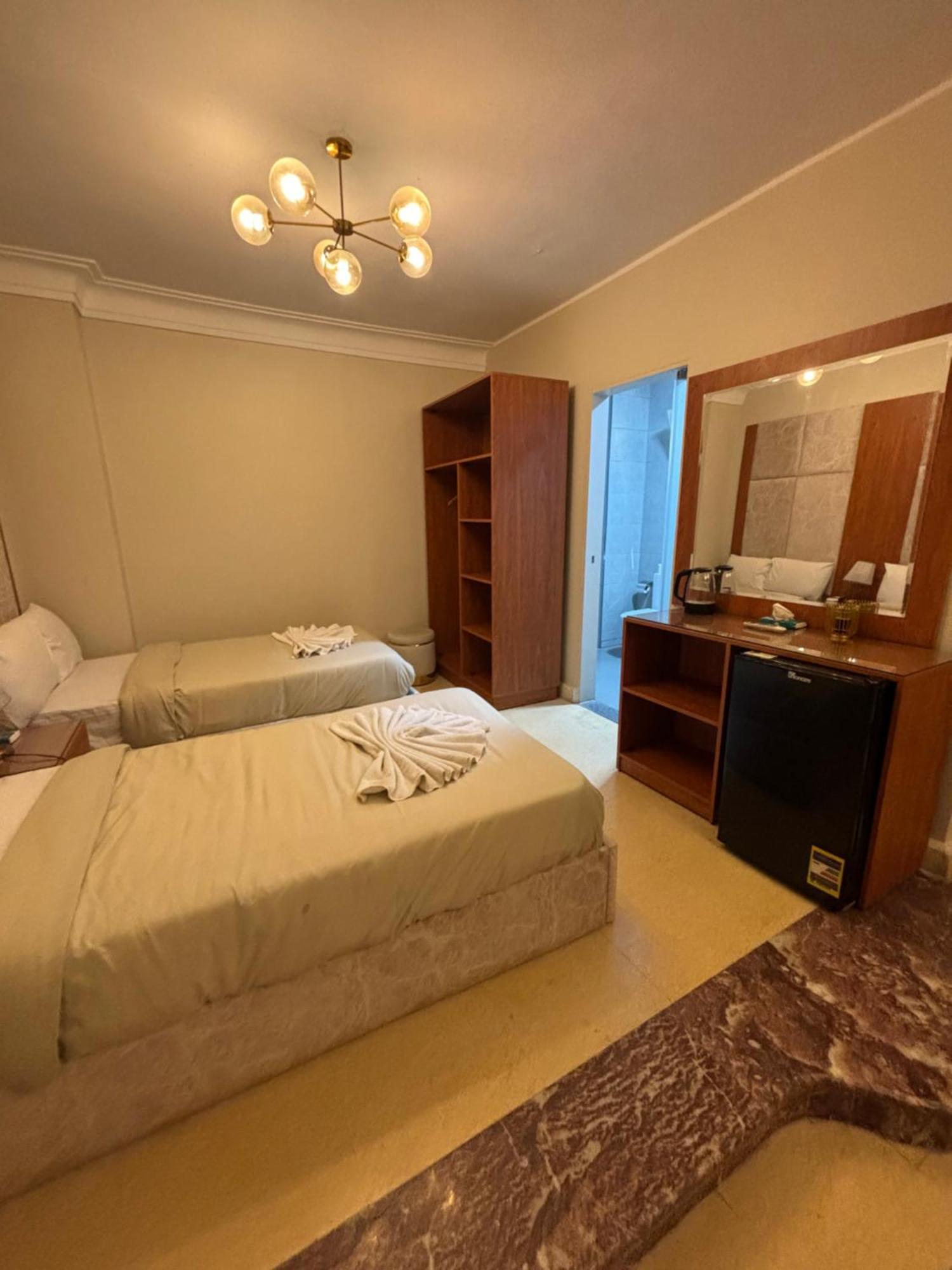 Solima Pyramids Inn Kafrat al Jabal Exterior photo